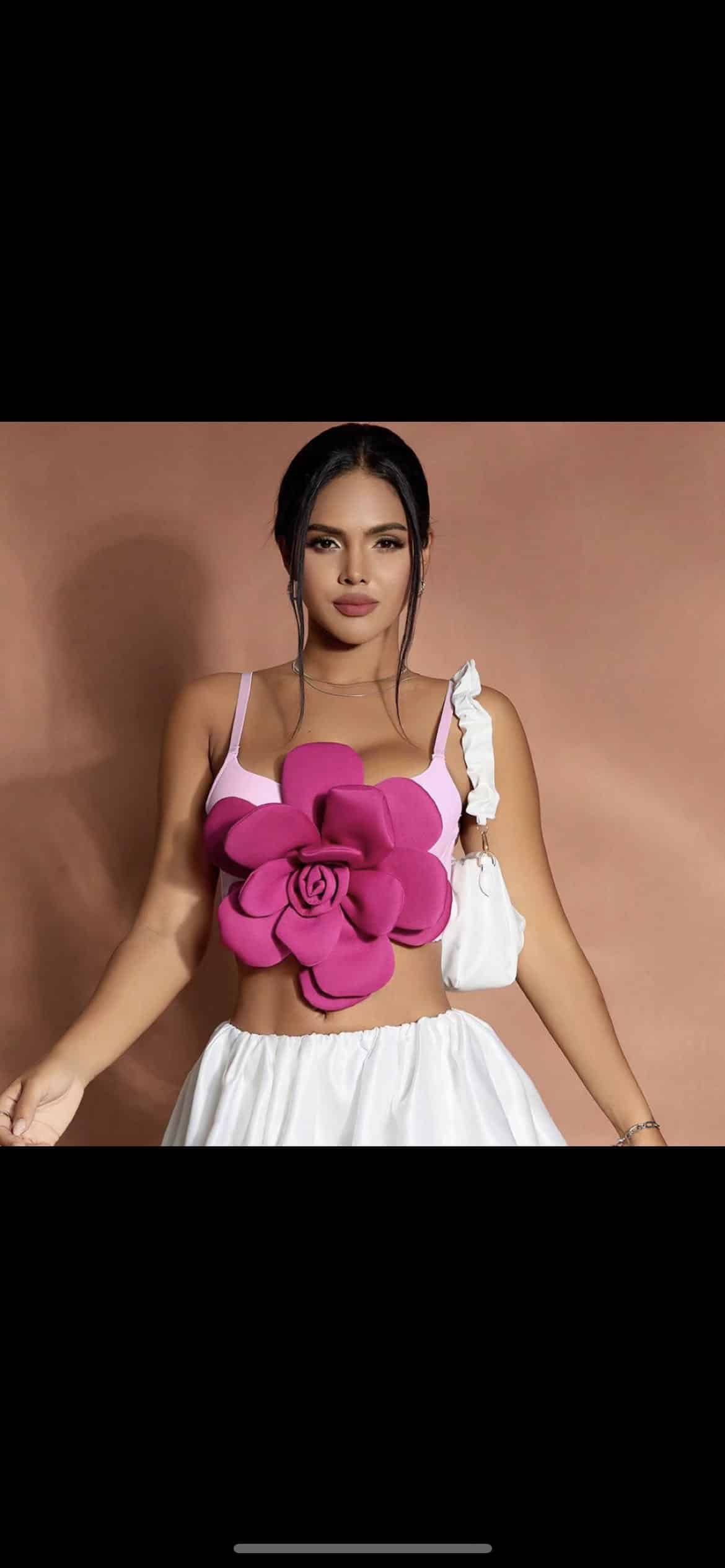 Розово бюстие с 3D цвете